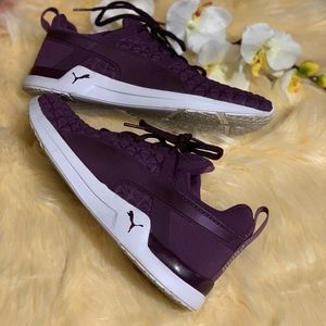 PUMA PURPLE AND WHITE WOMENS SNEAKER SIZE 8